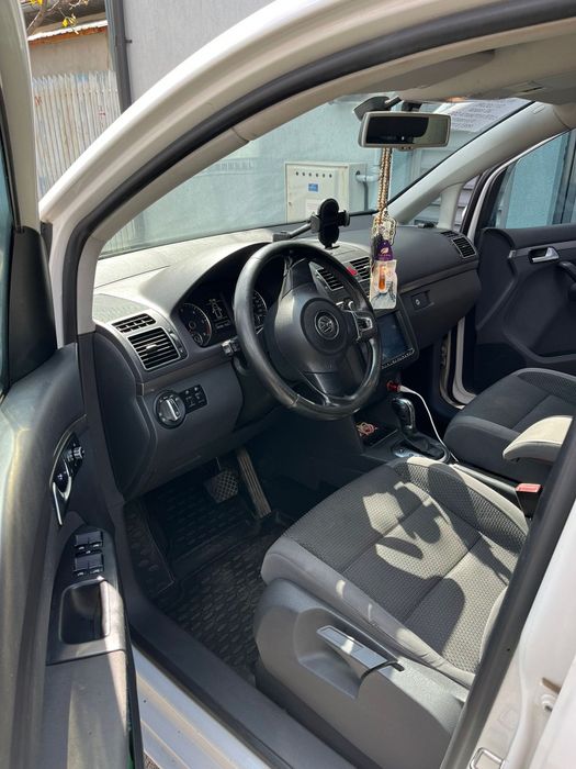 Volkswagen touran 2011