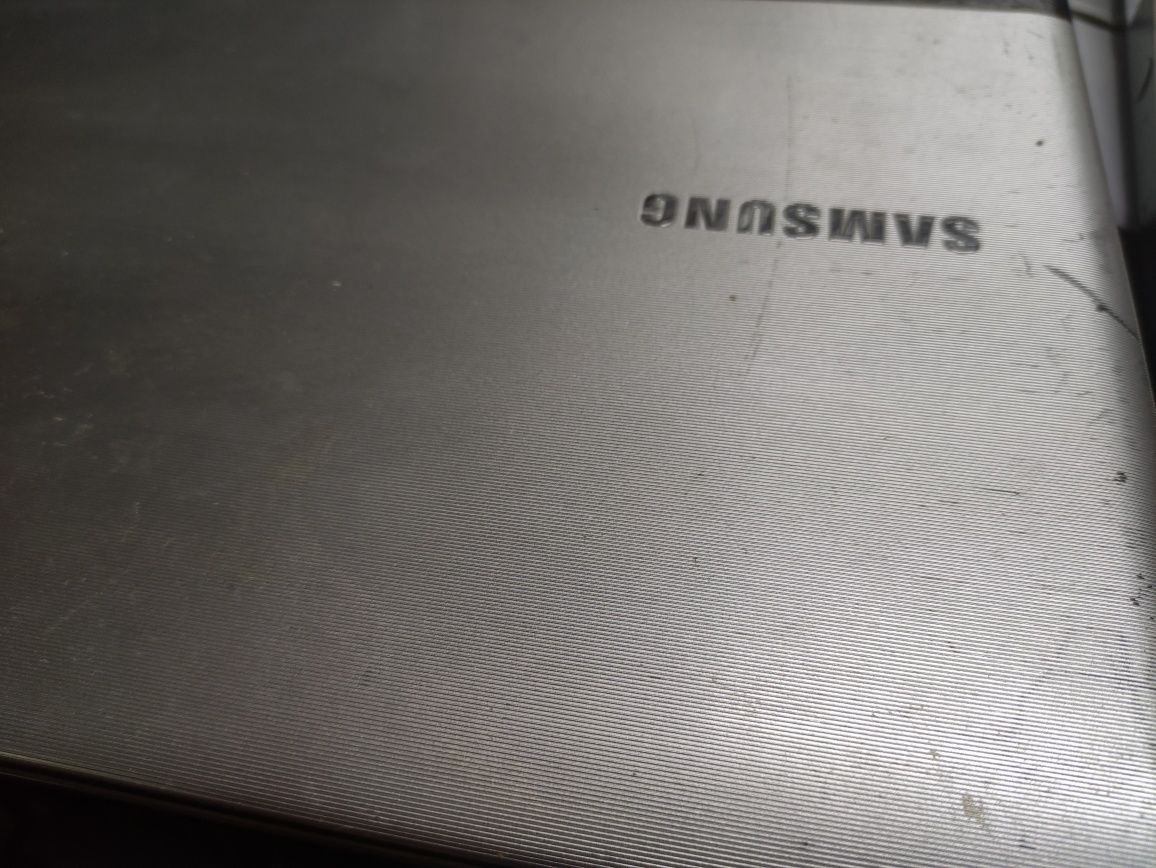 Laptop Samsung rv520