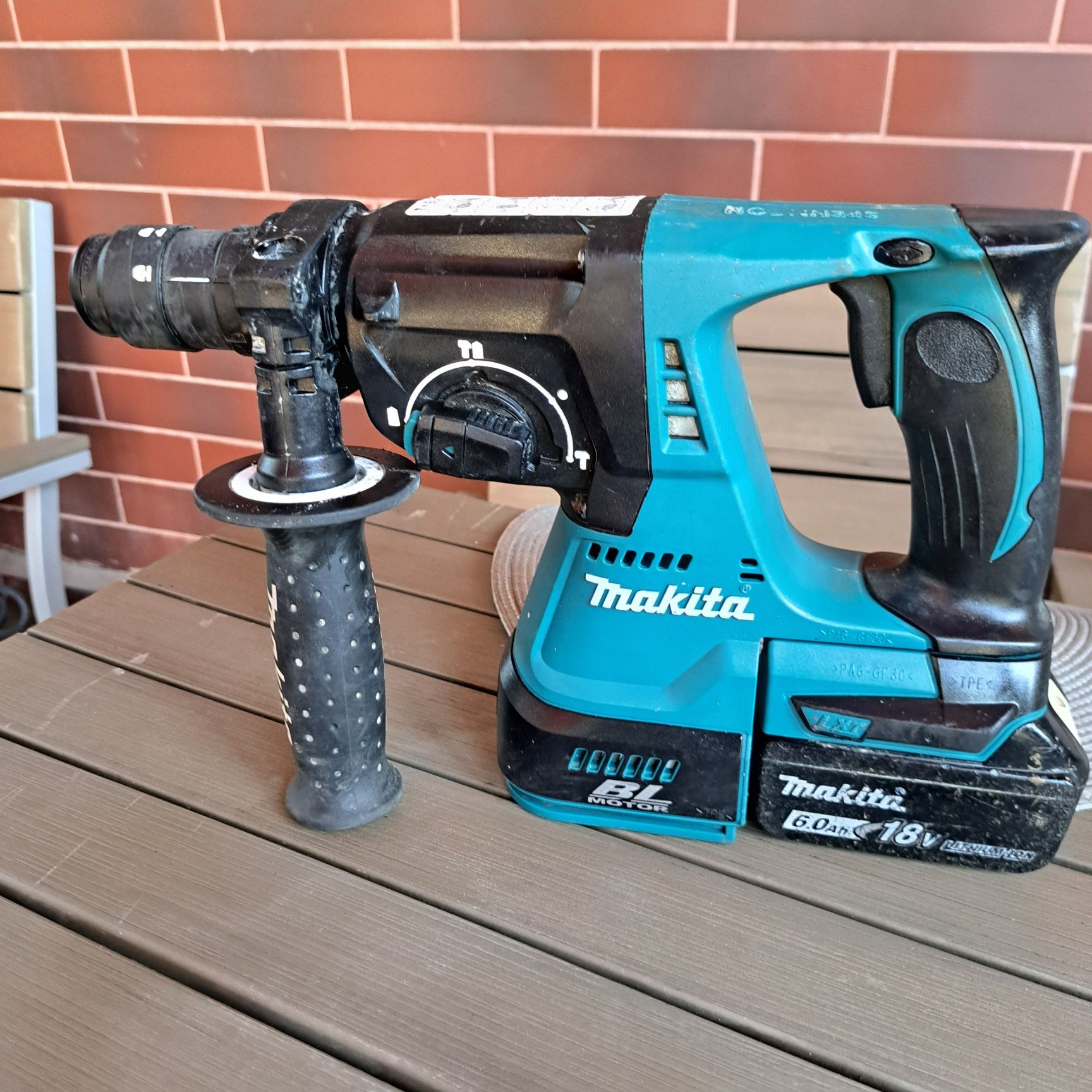 Rotopercutor Makita DHR 243 2022