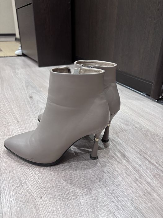 С а п о г и  ж е н с к и е б о т и л ь о н ы р 3 6