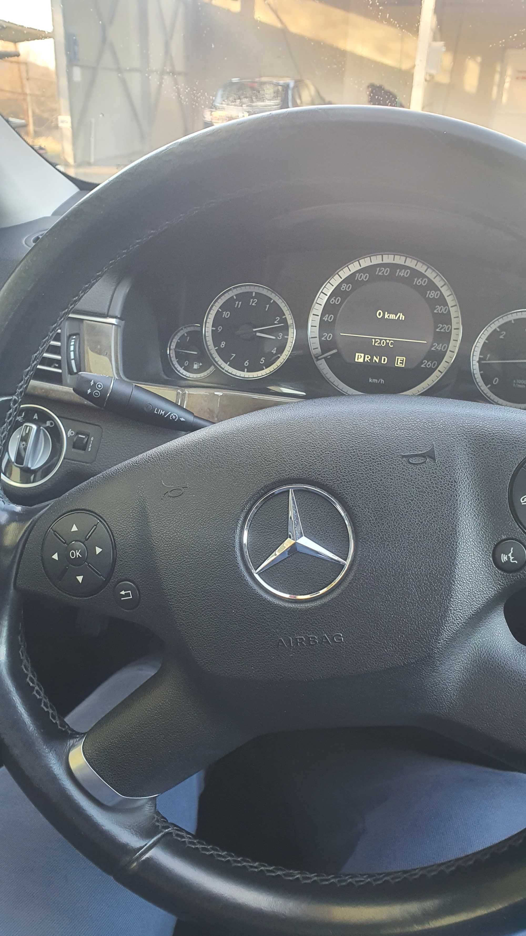 Vând Mercedes e250