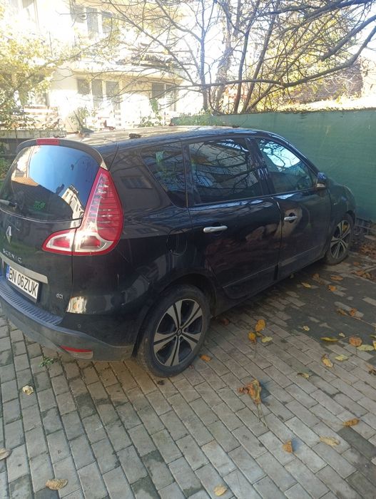 Dezmembrez RENAULT SCENIC 3 1.9DCI NEGRU an 2011 Model BOSE