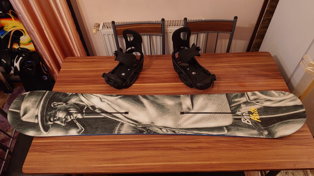 Placa snowboard Burton Hate 155cm cu legaturi Burton Cartel M