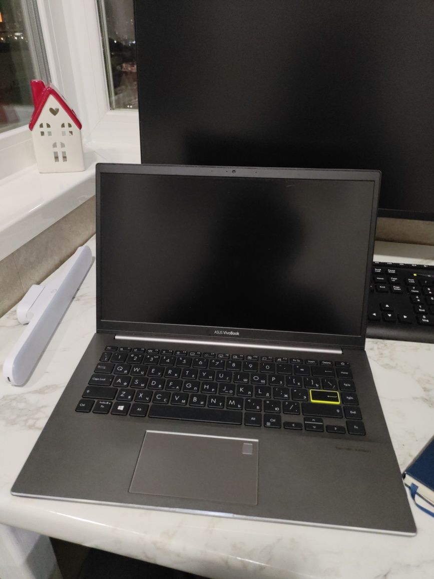 Ноутбук Асус VivoBook 14"