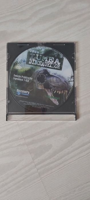 CD-uri cu Mickey și vrejul de fasole,Testoasa și Iepurele,și T-Rex