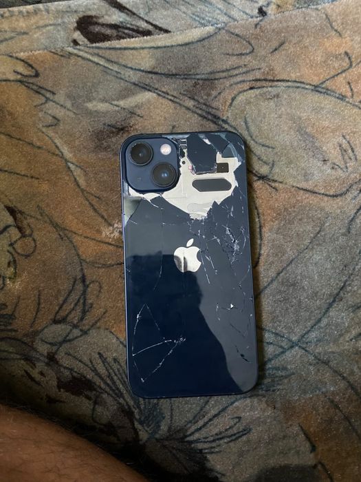 Iphone 13 ……………….