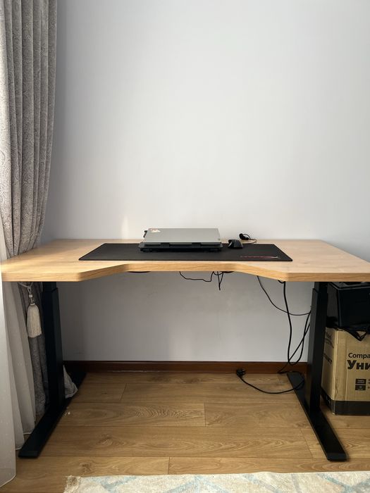 Компьютерный стол и кресло