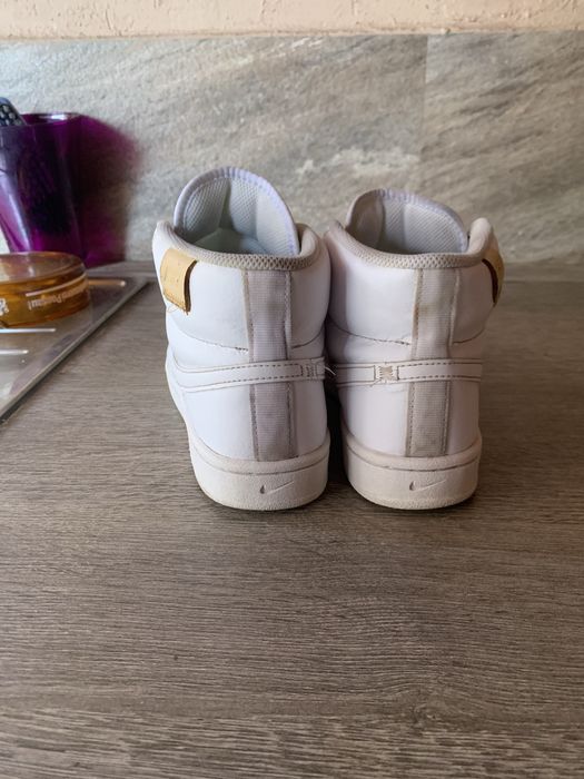 Vand adidasi nike marimea 36.5+sireturi fosforescente