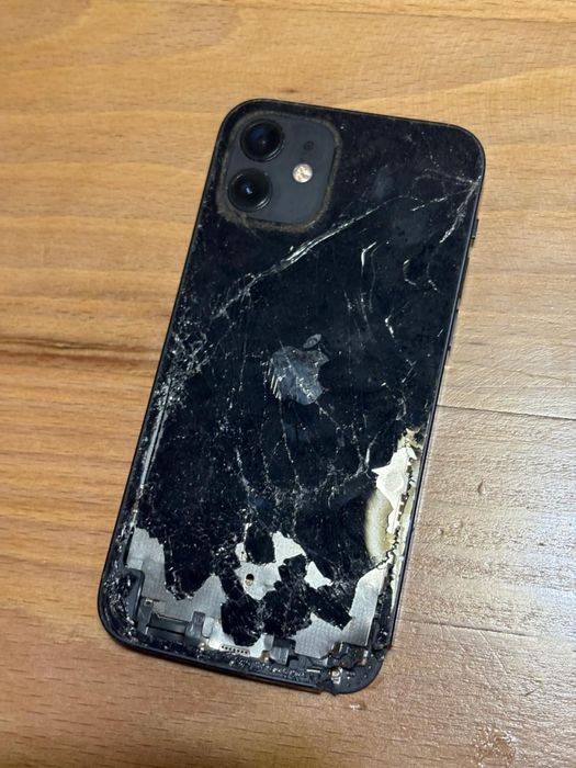 айфон 12 срочно продам