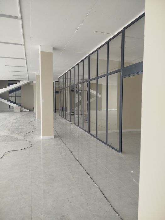 Окна, жалюзи, ролл, пластиковые витрины, перегородки для офисов