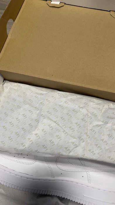Nike Air Force 1 LE (GS) Triple White 40