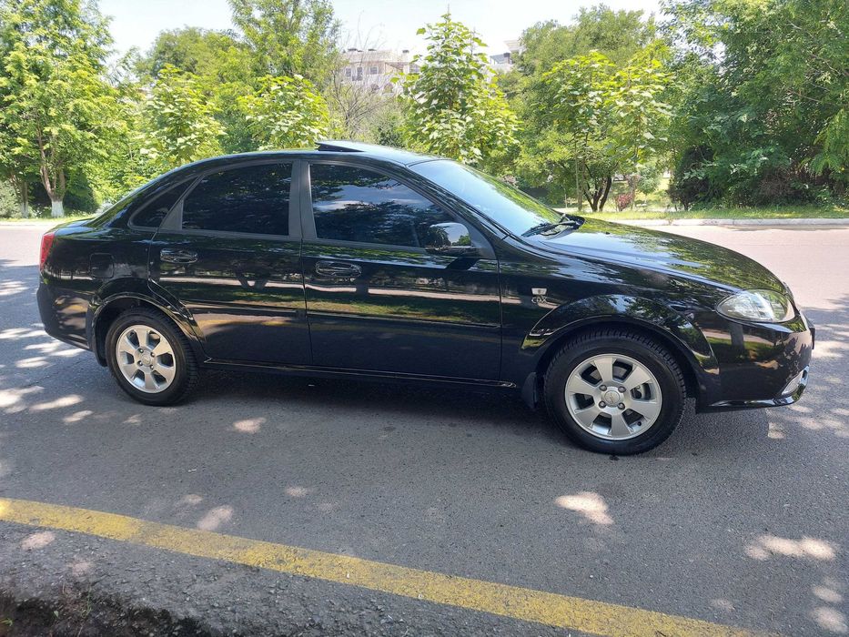 Gentra 3 - poz full, ideal xolatda sotiladi.