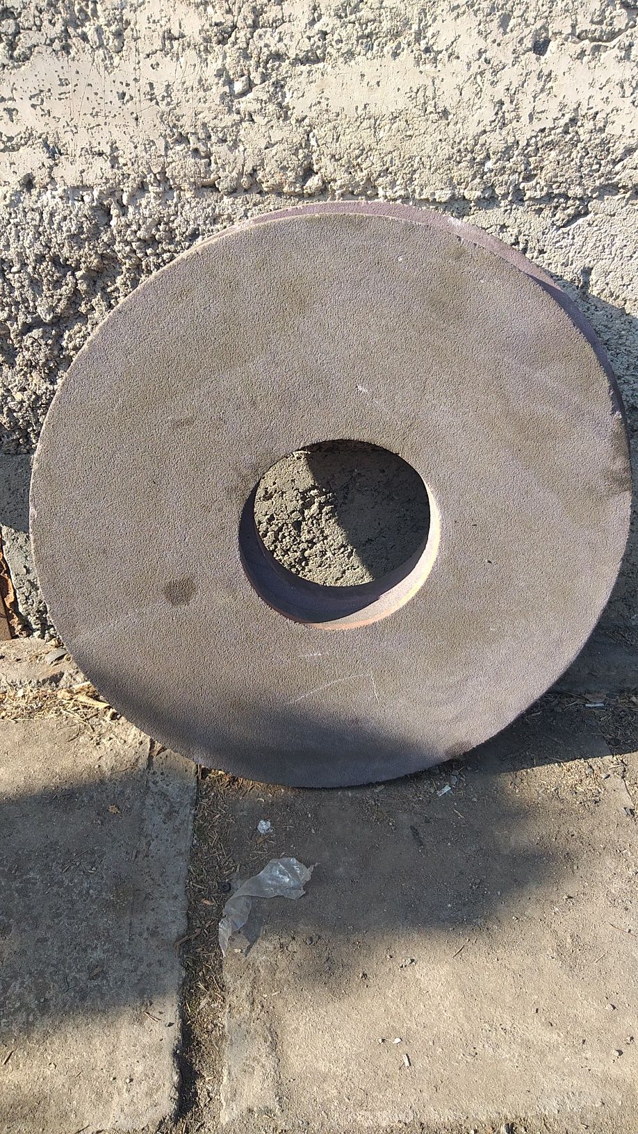 Абразивный круг, корунд, диск шлифовальный, большой диаметр.