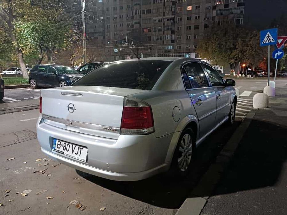 Opel Vectra 1.9CDTI, 150 CP, pilot automat, roti iarna, senzor ploaie.