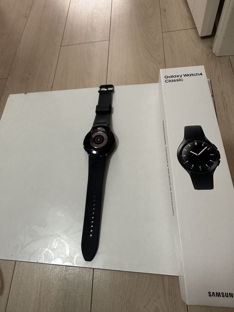 Часы Samsung Watch 4
