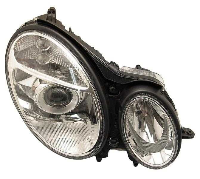 Far stanga/dreapta Mercedes E Class W211 an 2003-2006 , faruri noi