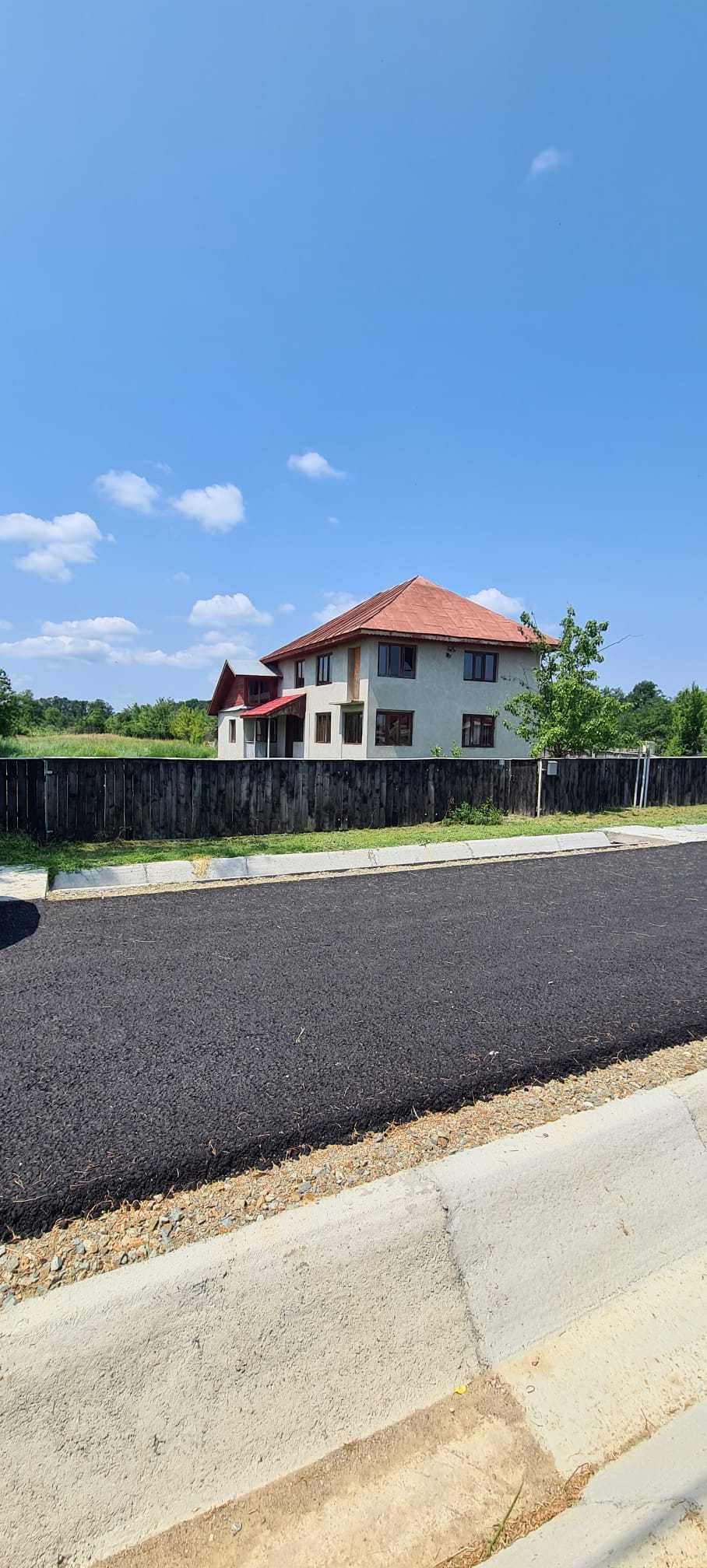 Casă solidă P+1 La gri + teren intravilan și extravilan generos