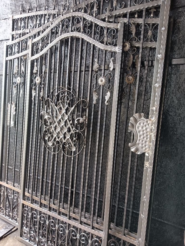Porți și garduri, balustrade din fier forjat