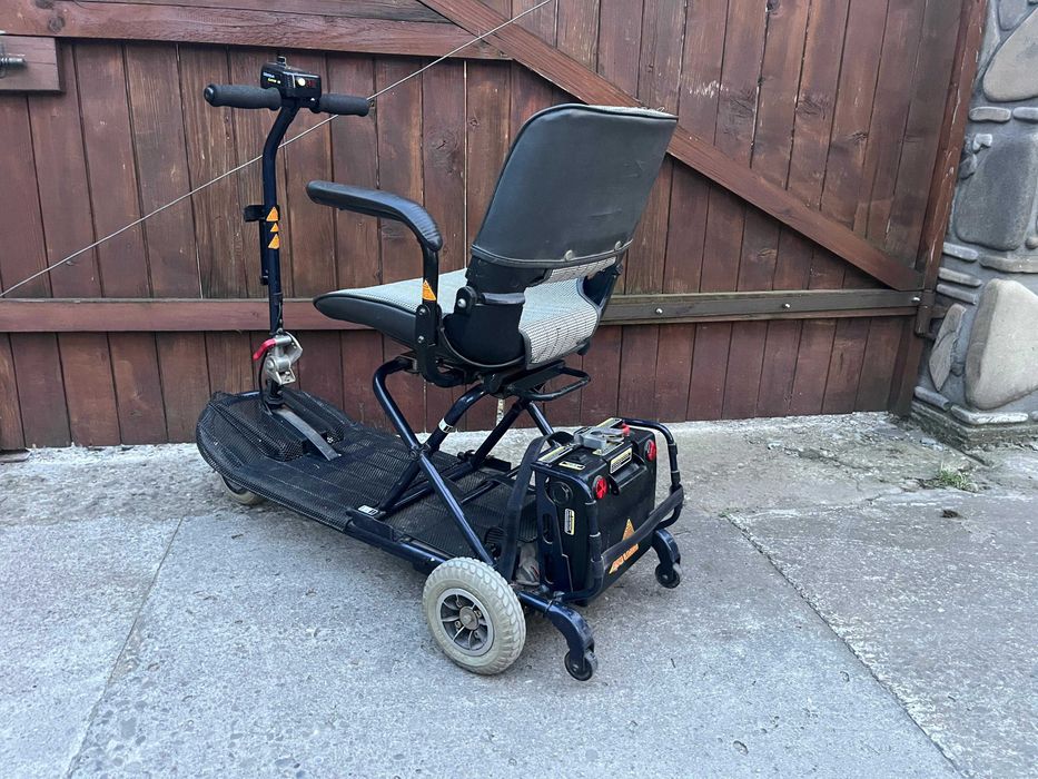 Scuter Carut electric pentru persoane cu dizabilități handicap batrani