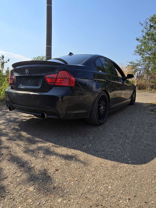 • Продавам BMW 330d E90 2008г. на ЧАСТИ, както и над 17 Голф 5ци