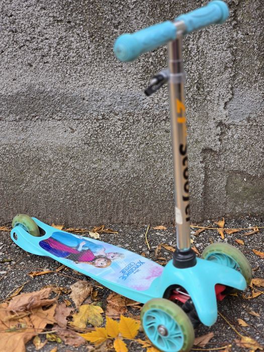 Тротинетка Елза и Ана FROZEN