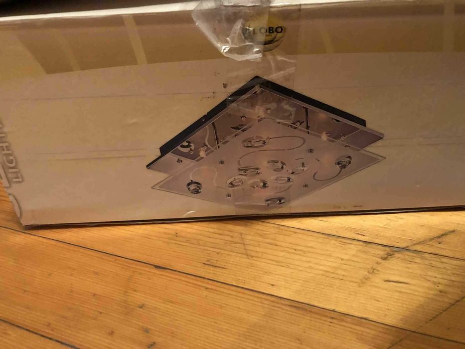 Продавам чисно нови лампи и плафон, осветително тяло glovo