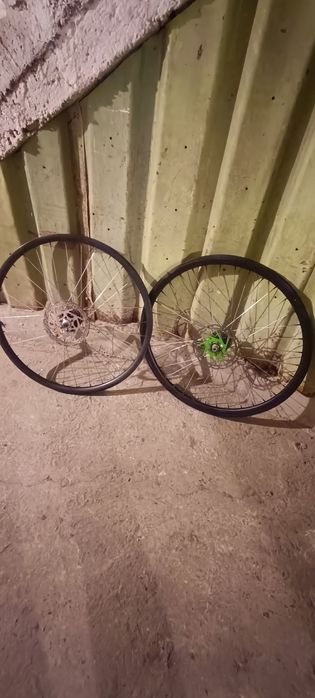 Vind roti 26"disk spate fata  casetate  .sau 28" fata