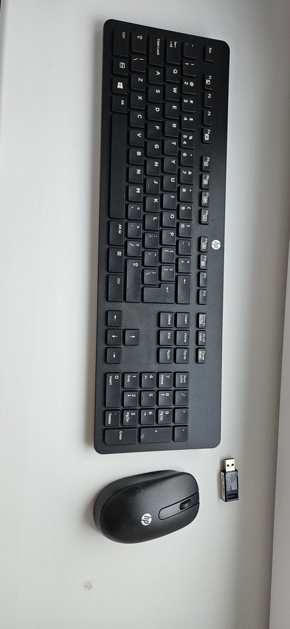 Mouse și tastatura wireless