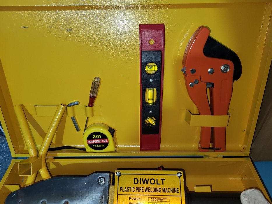 Diwolt sitraitilni dazmol orginali nasatkalari ichida 220 volda ishlay