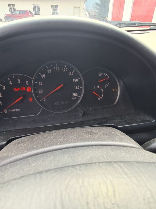 Vând Grand Vitara!