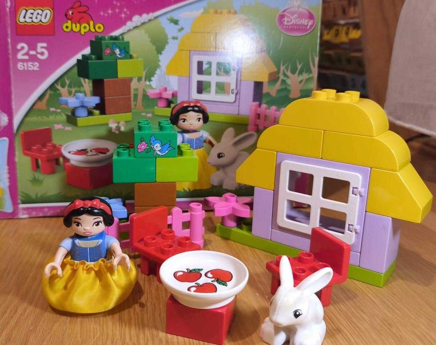 LEGO DUPLO Disney 6152 - Casuta Albei ca Zapada