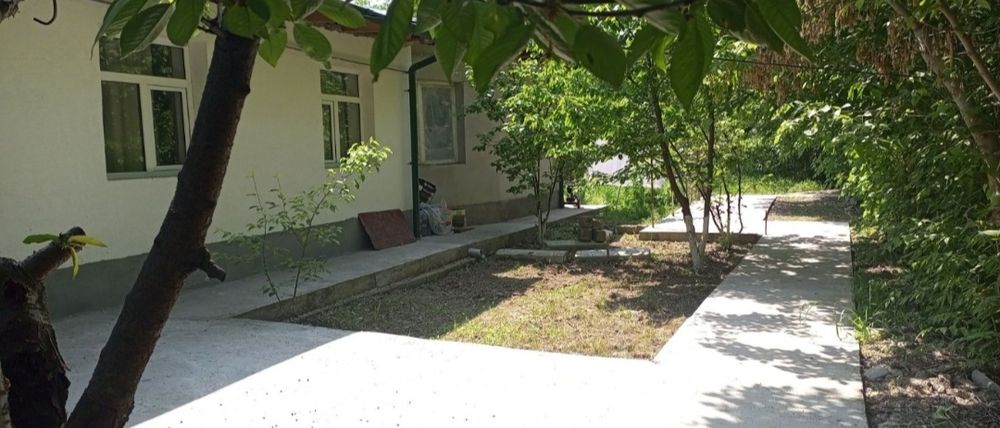 В Бектемир р.Рохат круги олдида ховли ижарага берилади