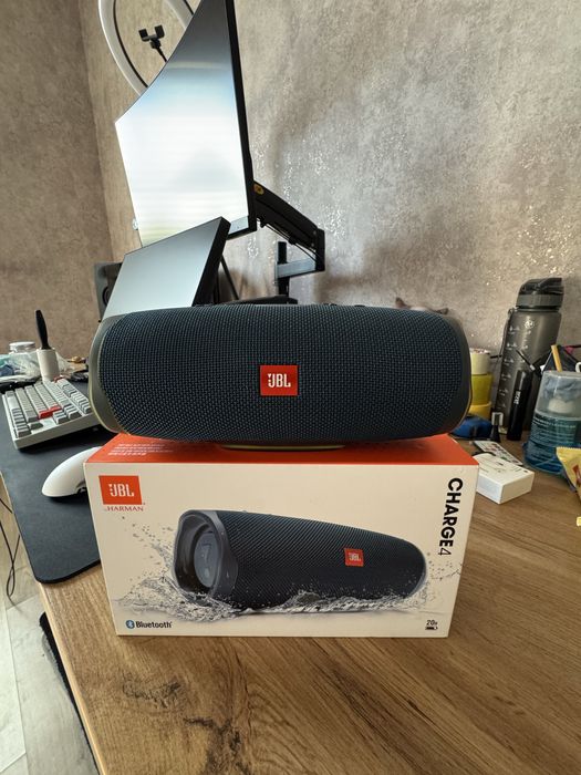Портативная колонка JBl Charge 4