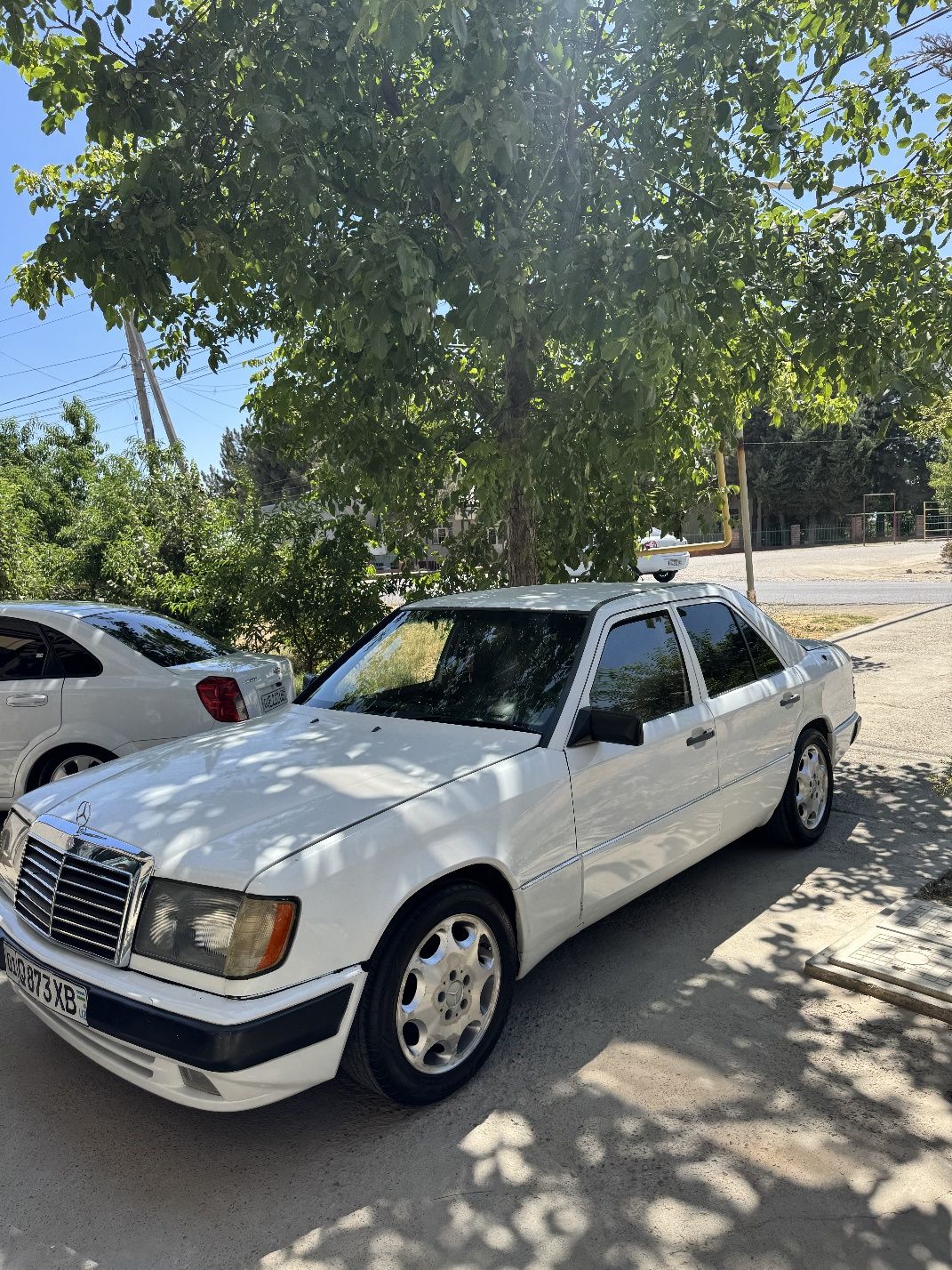 W 124  mersdes sotilad yil 1986