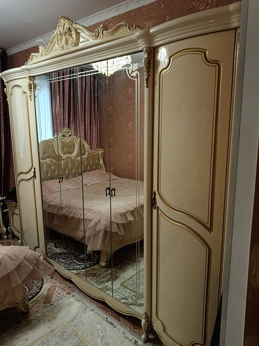 Спальный гарнитур