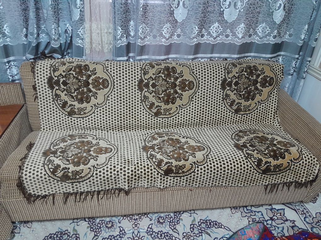 Продаю уголок срочно