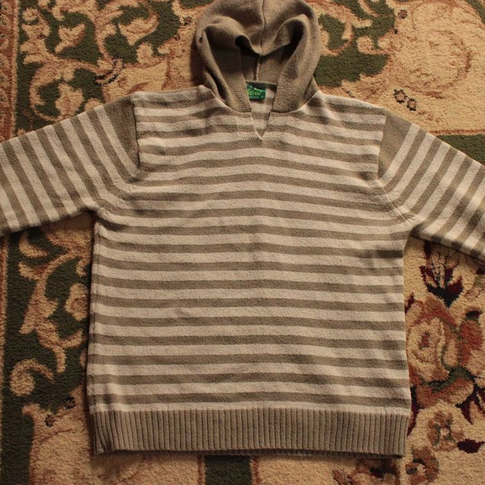 продам 2 свитера