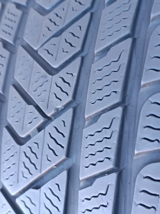 275/40/19 Pirelli