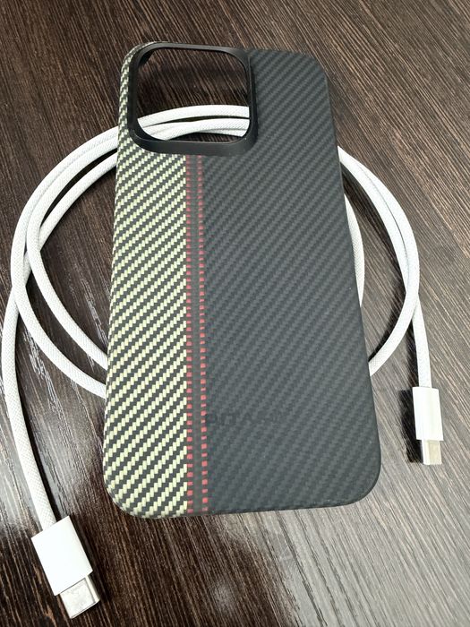 Продам  чехол питака оригинал от Айфона  15 про