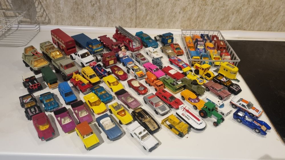 Огромен лот колички Machbox