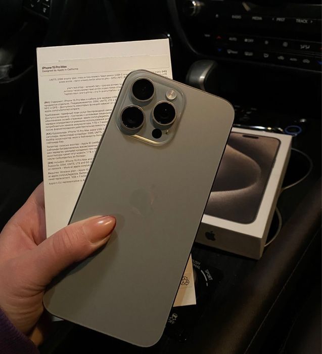 iPhone 15 Pro Max Aйфон 256 гб состояние идеальное.
