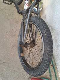 Bicicleta BMX folosita