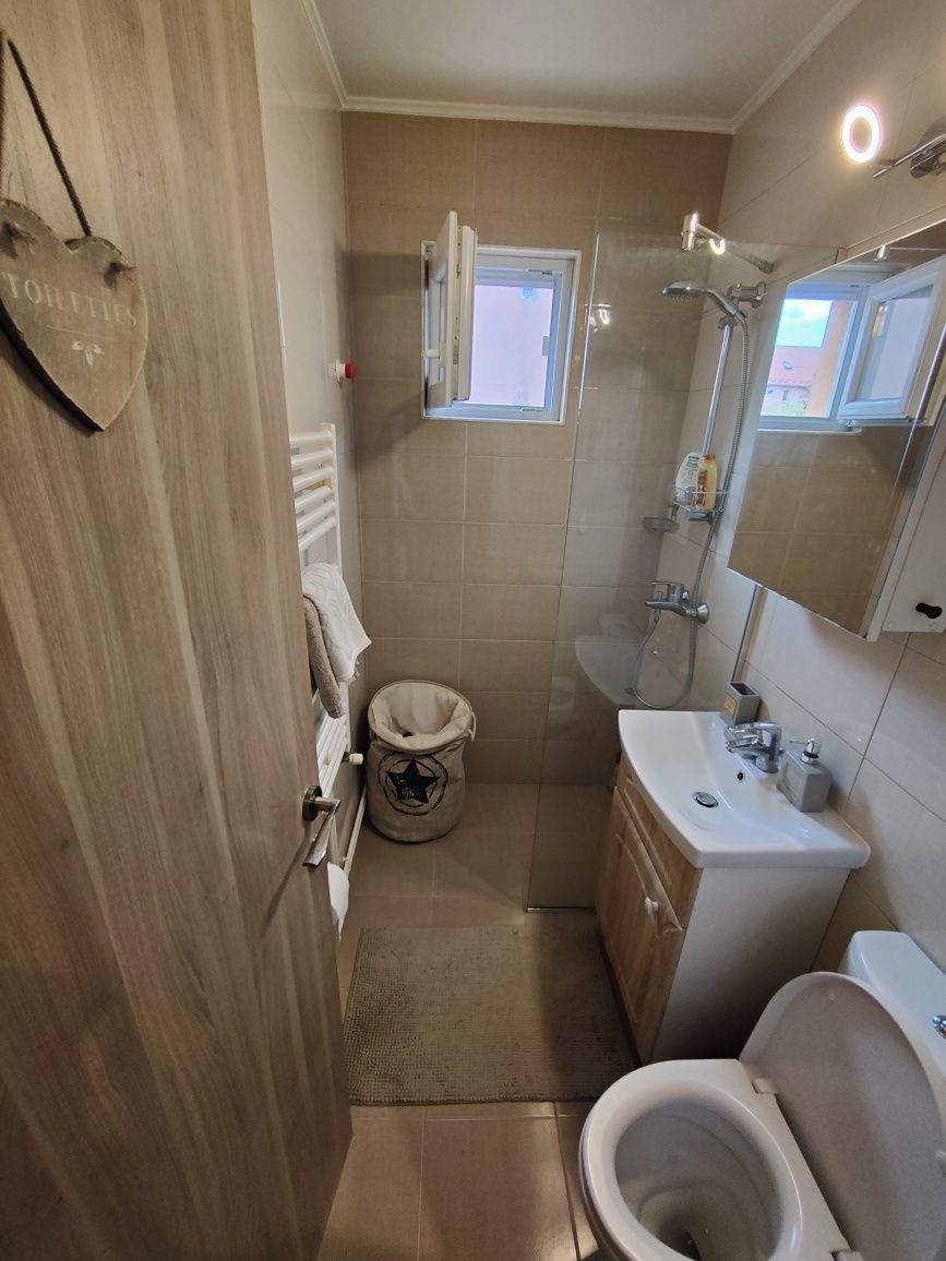 Inchiriez apartament 2 cam, V Aaron(mag.Penny) RENOVAT PRIMA INCHIRIER
