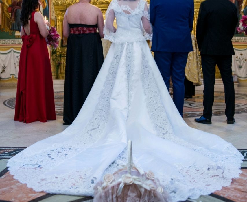 Vand rochie de mireasă
