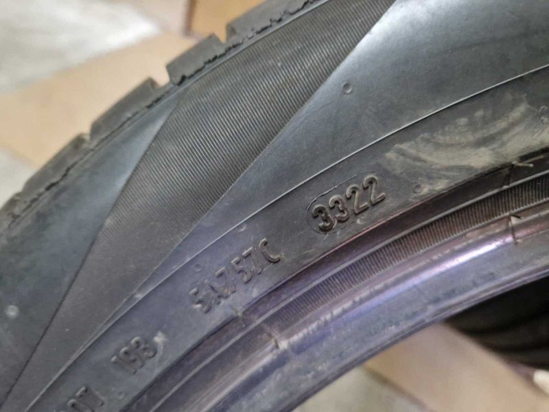 2 Pirelli R19 255/45 Anvelope de vară Dot3322