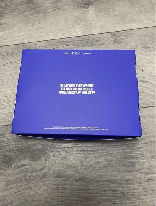 Album k-pop KARMA Stray Kids Ver. CEREMONY. Nu conține photocard