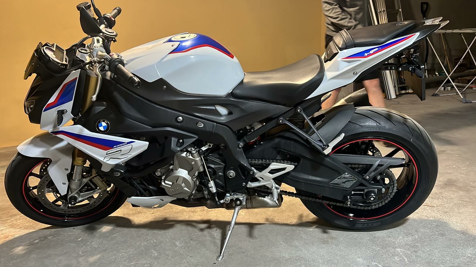 Motocicleta BMW S 1000 R