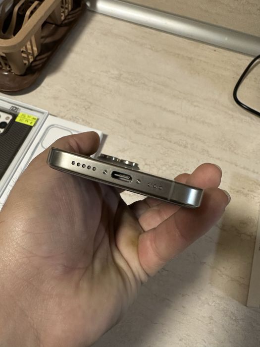 Iphone 16 Pro Natural Titanium 100% battery