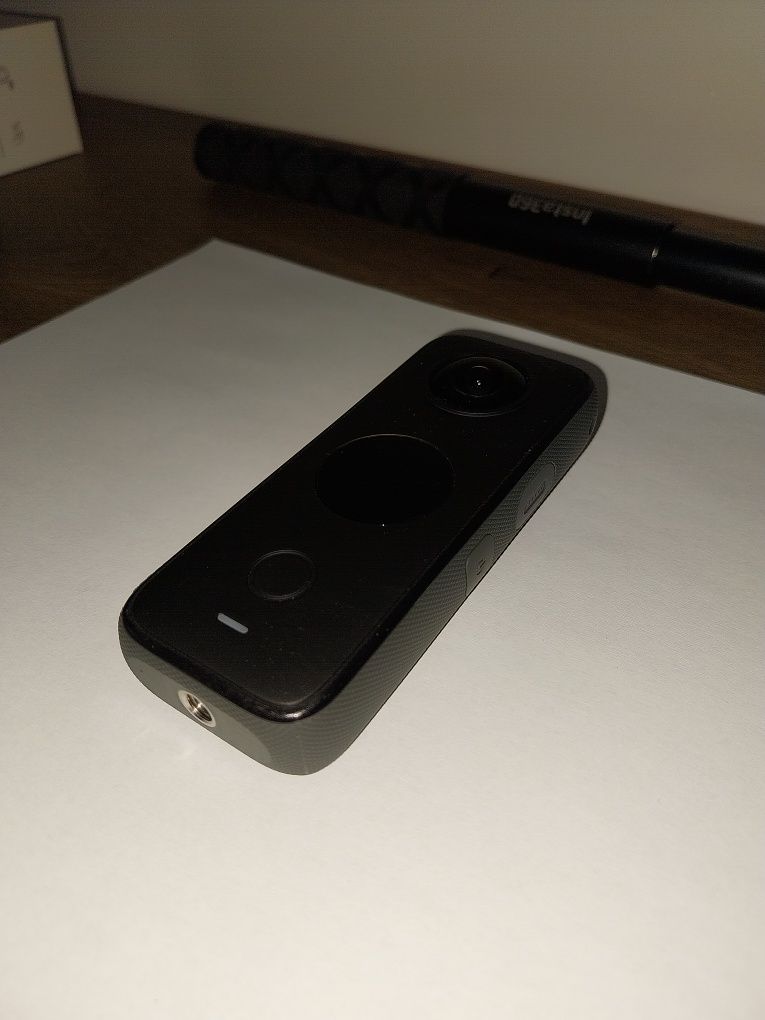 Insta 360 X2 екшън камера