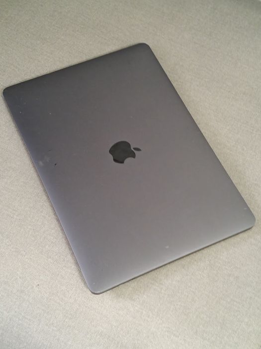 Doua Macbook pro touch - pentru piese